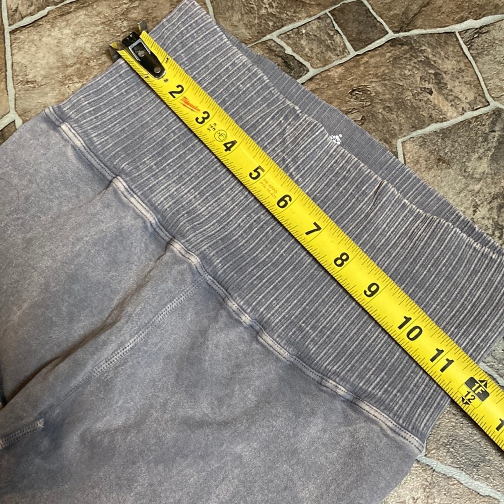 NWOT High-Rise 7/8 Length Good Karma Leggings Sz M/L Gray - Picture 7 of 9